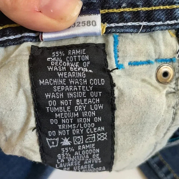 Phat Farm little boys’ straight leg embroidered jeans, boys size 4 - Picture 8 of 9